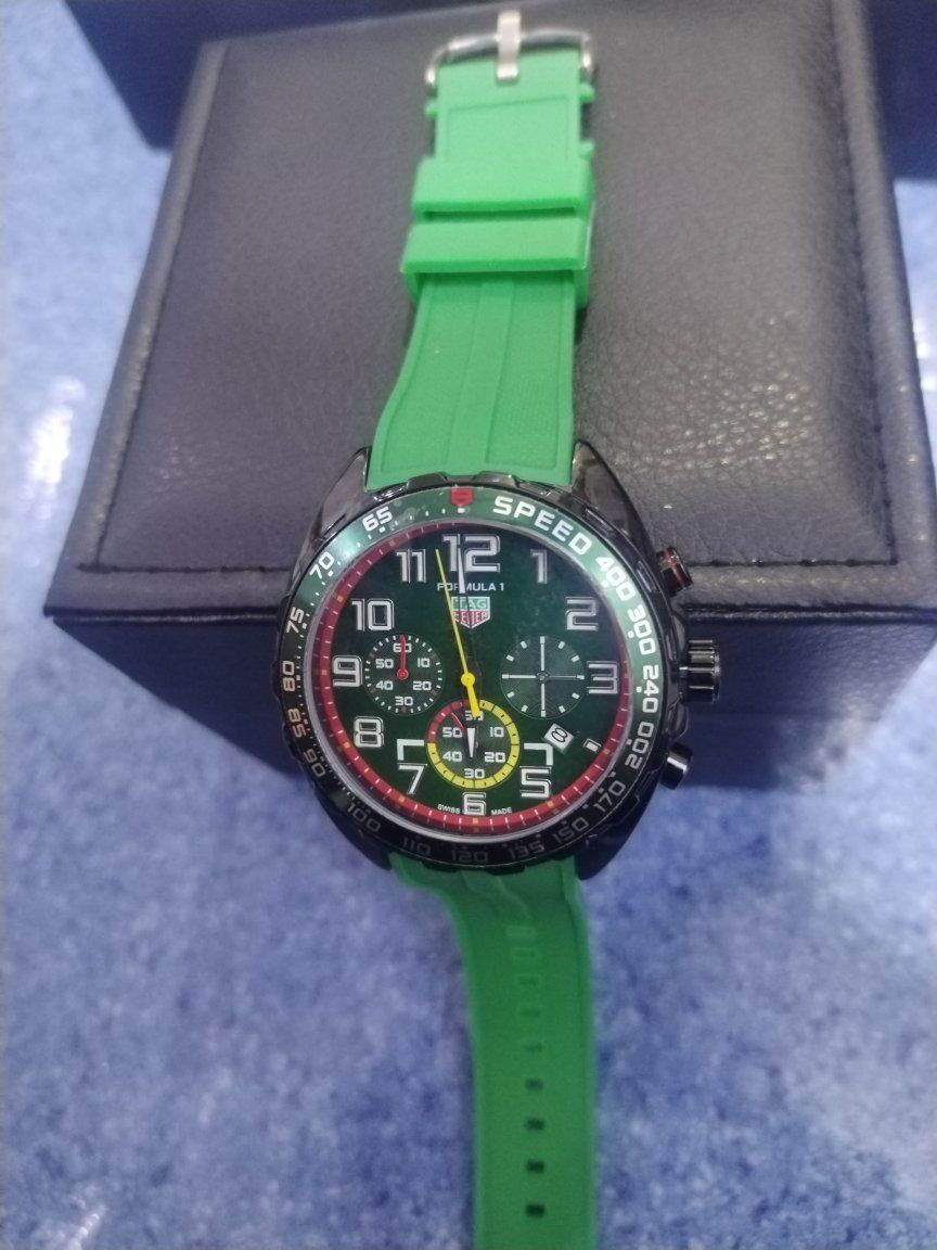 عروض🔥
ساعات كوالتي عالي 
وزن ثقيل 
قفل فراشة 
السعر 20 ألف 
توصيل جميع المحافظات 5 ألف
📲 ***********
