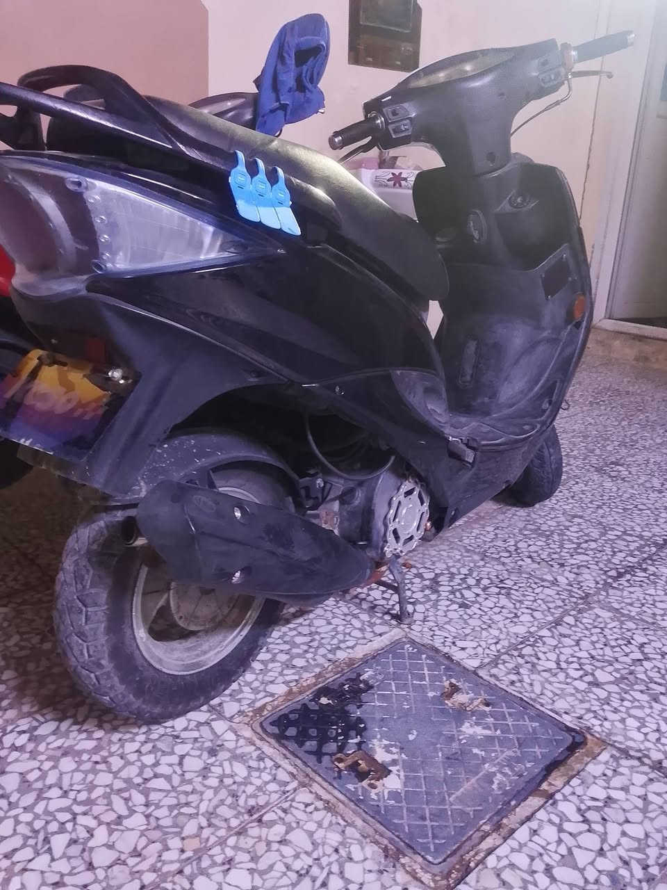 سلام عليكم شباب للبيع كامكو جي فور الدراجه جديده كلش كفاله من كلشي برغي ما عايزه مال حاويه مرتبه تفاصيل بعد اكثر اتصل رقم ***********مكان نجف كوفه سعر 550وبيه مجال
