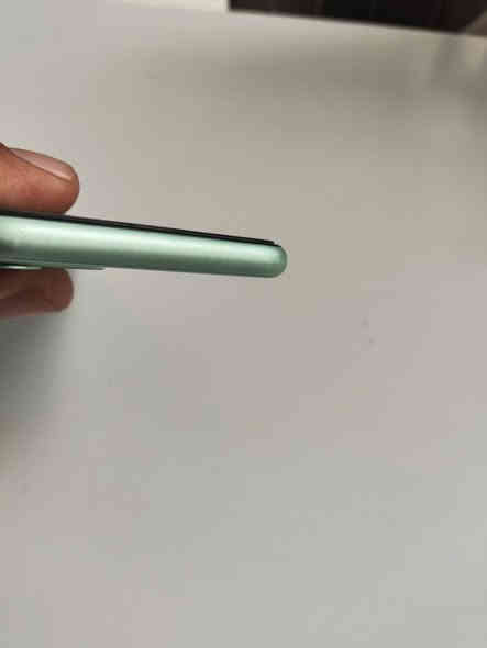 ايفون 11 ذاكرة 128 بطارية 81 مبدل شاشة مال غير جهاز بطارية بلادي كلة شغال فقط فيس ايدي متوقف سعرة 200 وبي مجال بسيط ***********
