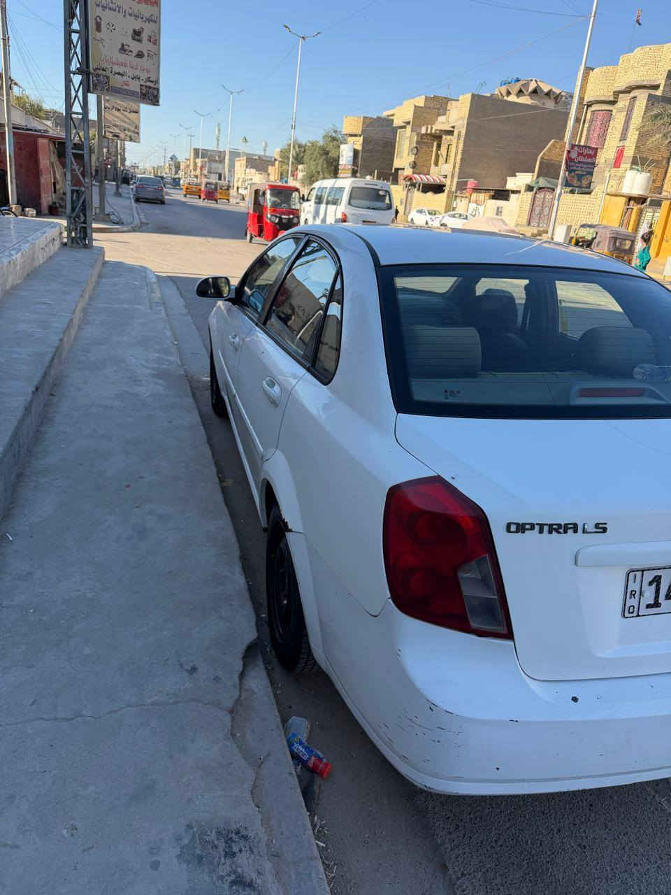 شوفروليت اوبترا للبيع فقط موديل 2012 ابيض كير اوتوماتيك سنويه بسمي الرقم الجديد نظافته كما موضح بالصور بيه قبق الصندوق مبادل وشبر من المدكر الخلفي  والمدكر الامامي مبدل والباقي كفاله  سعرها 70 ورقه وبيه مجال عنواني بصرة ***********
