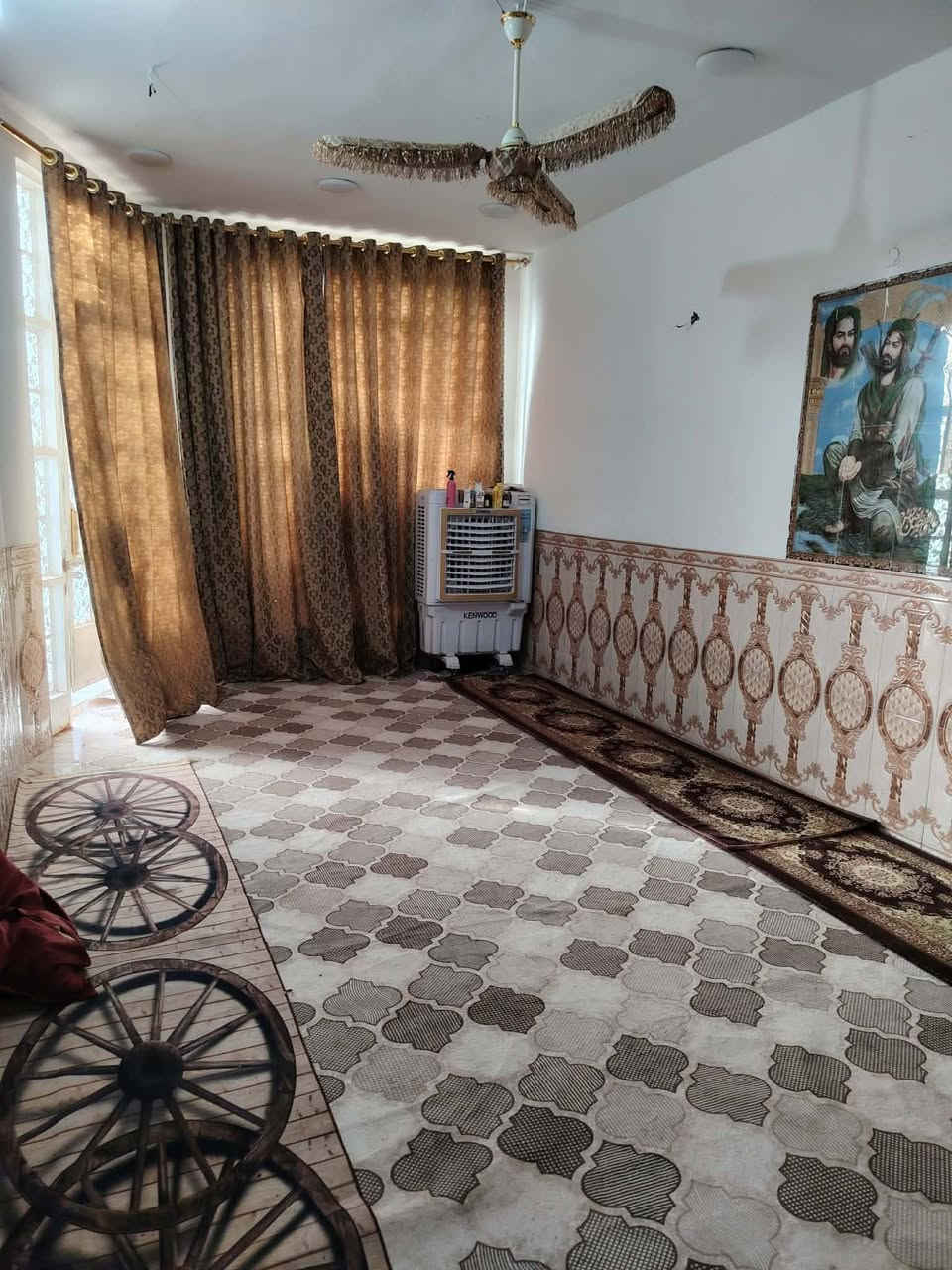 للبيع بيت بشارع حسينية البتول مساحه 200متر يبعد عن شارع 400متر غرفتين وصاله ومطبخ استقبال وصحيات للاستفسار ***********
*********** سعر 40وبي مجال
