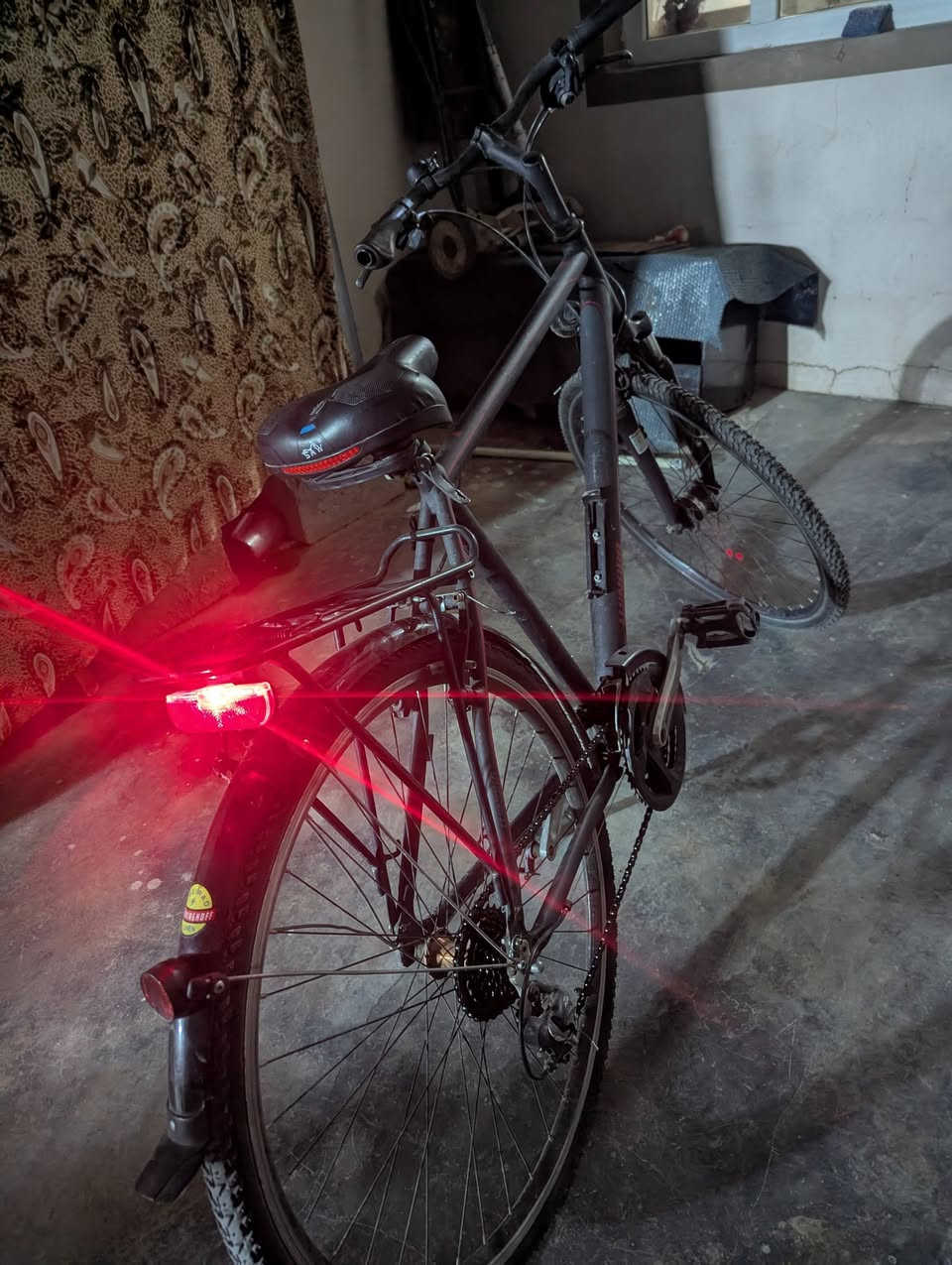 دراجة هوائية من طراز Winora Domingo 24. بايسكيل الماني مال رحلات سعر 175الف     
رقم ***********

تأتي الدراجة بإطار من الألومنيوم خفيف الوزن وعالي الجودة.

مجهزة بنظام نقل حركة Shimano بـ 24 سرعة.

تحتوي على شوكة تعليق SR Suntour بمسافة حركة 63 ملم
