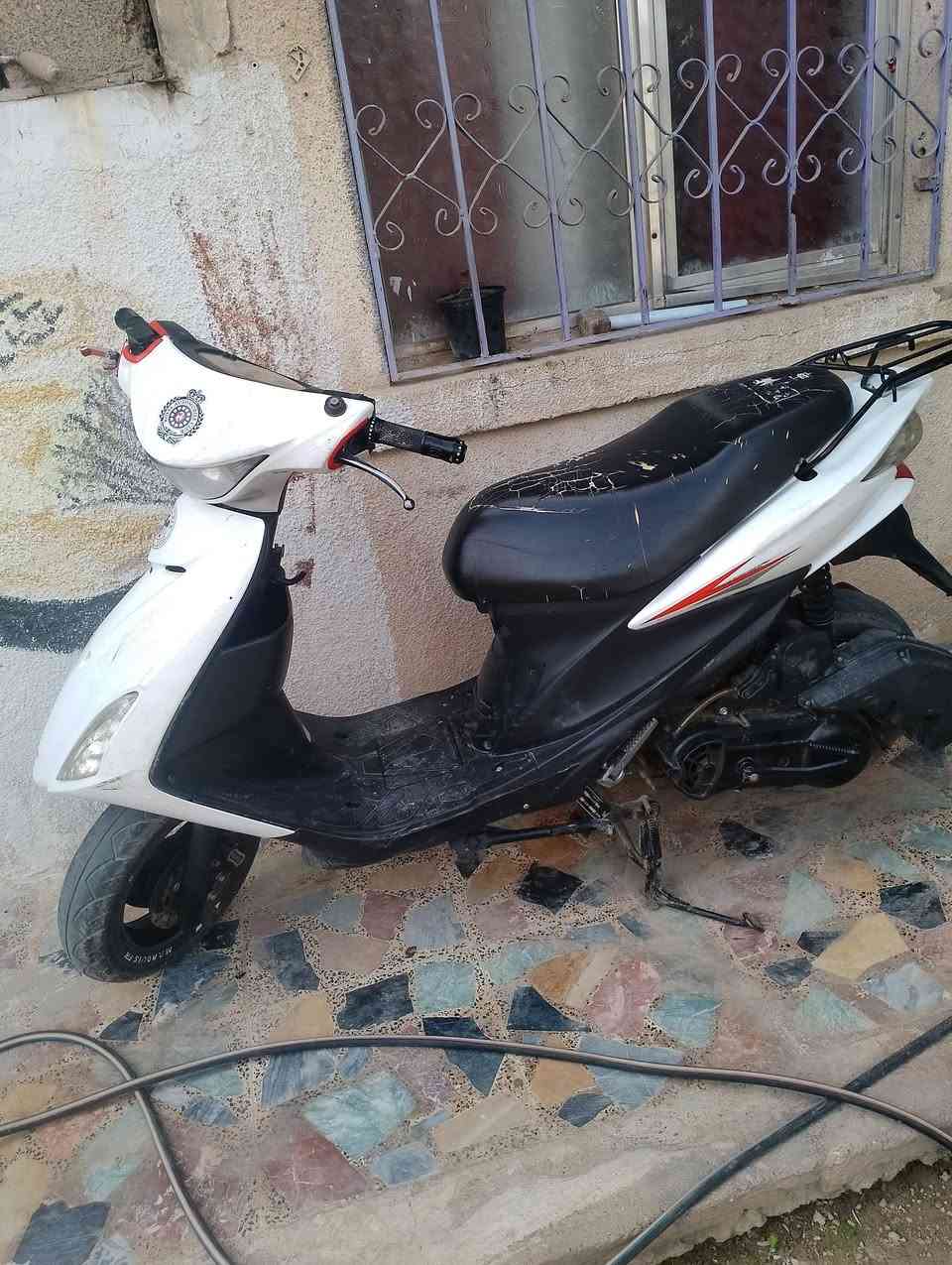 السلام عليكم هاي الدراجه للبيع وكل شيء ما بيها راح اخلي على الرقم وتواصلوا على هذا الرقم وبكم خير وتتدللون على السعر والعنوان كوت 
***********
***********
