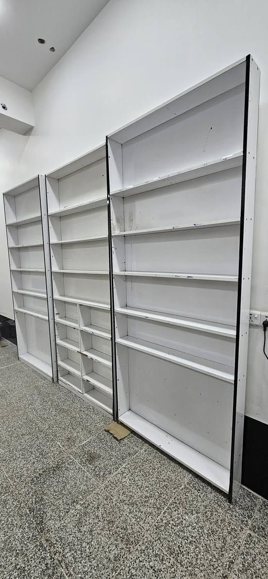 فاترينات للبيع عدد 3
سعرهن كلهن 100 الف
مكاني بغداد الرصافة الثانية حي البتول 
الاستفسار الاتصال على رقم ***********
