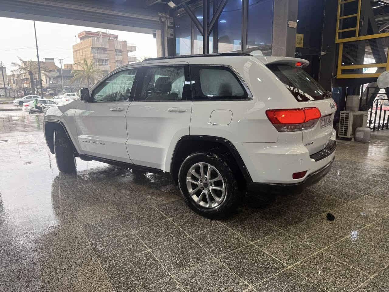 سلام عليكم
2014 
خلجي
موصفات معروفة
سعر 210
موجود سنار داخل صور 
سياره خير من اللة صدر محرك كير كله كافلة
مكان سيارة الحرية 
***********
