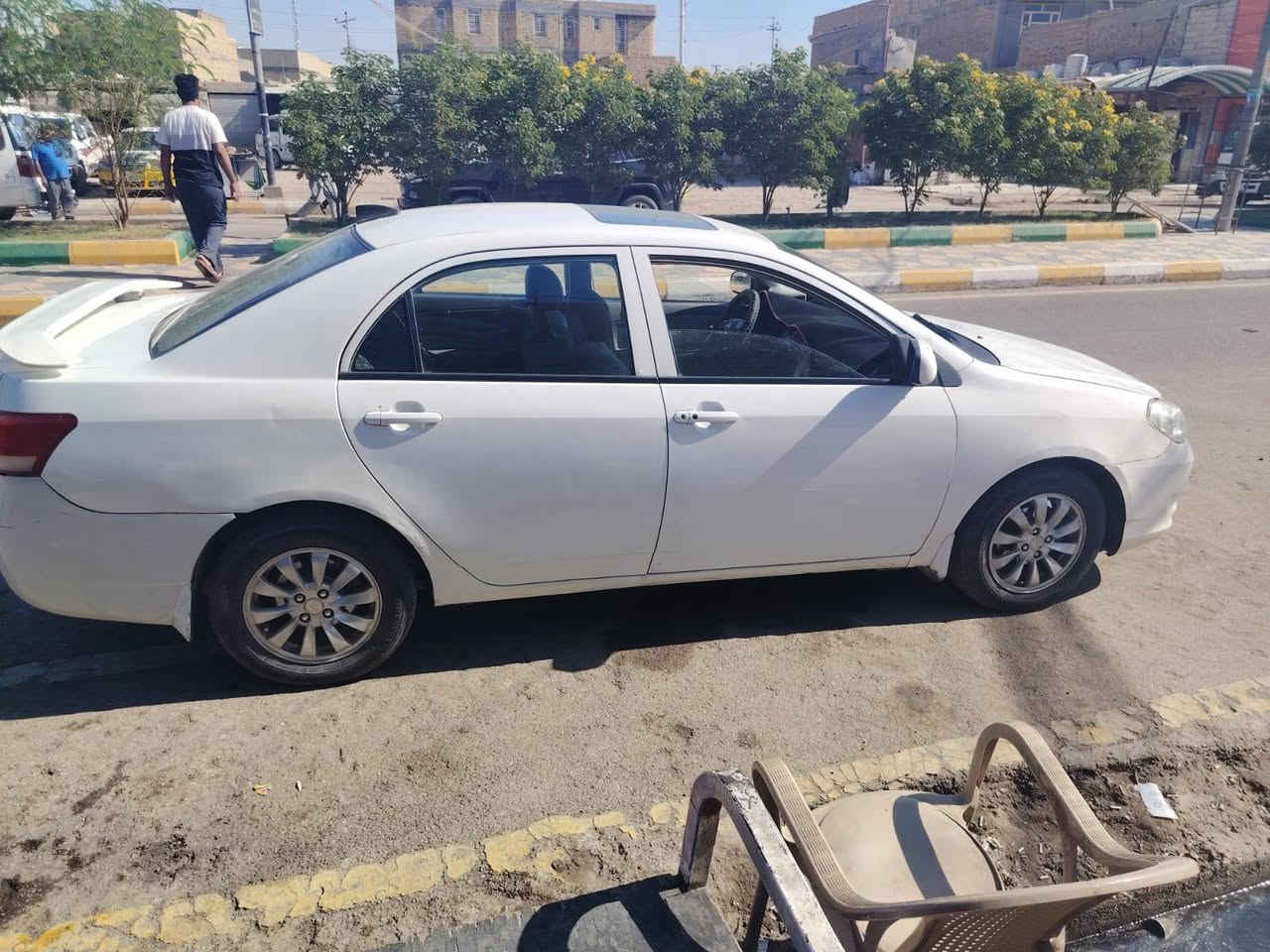 سلام عليكم بي واي دي  جي ثري  موديل ١٣ بصمه   فتحه  بل قماره حره مداور ثاني يوم راعيه يمي سنويه نافذه مكينه كير مكفولات حداديه تخم تاير  كهربائيات كله شغاله  كشر مكفول بس رشه بدوس وبارد قليل  مكاني ناصريه قضاء رفاعي سعر ٤٥وبيه مجال. ***********
