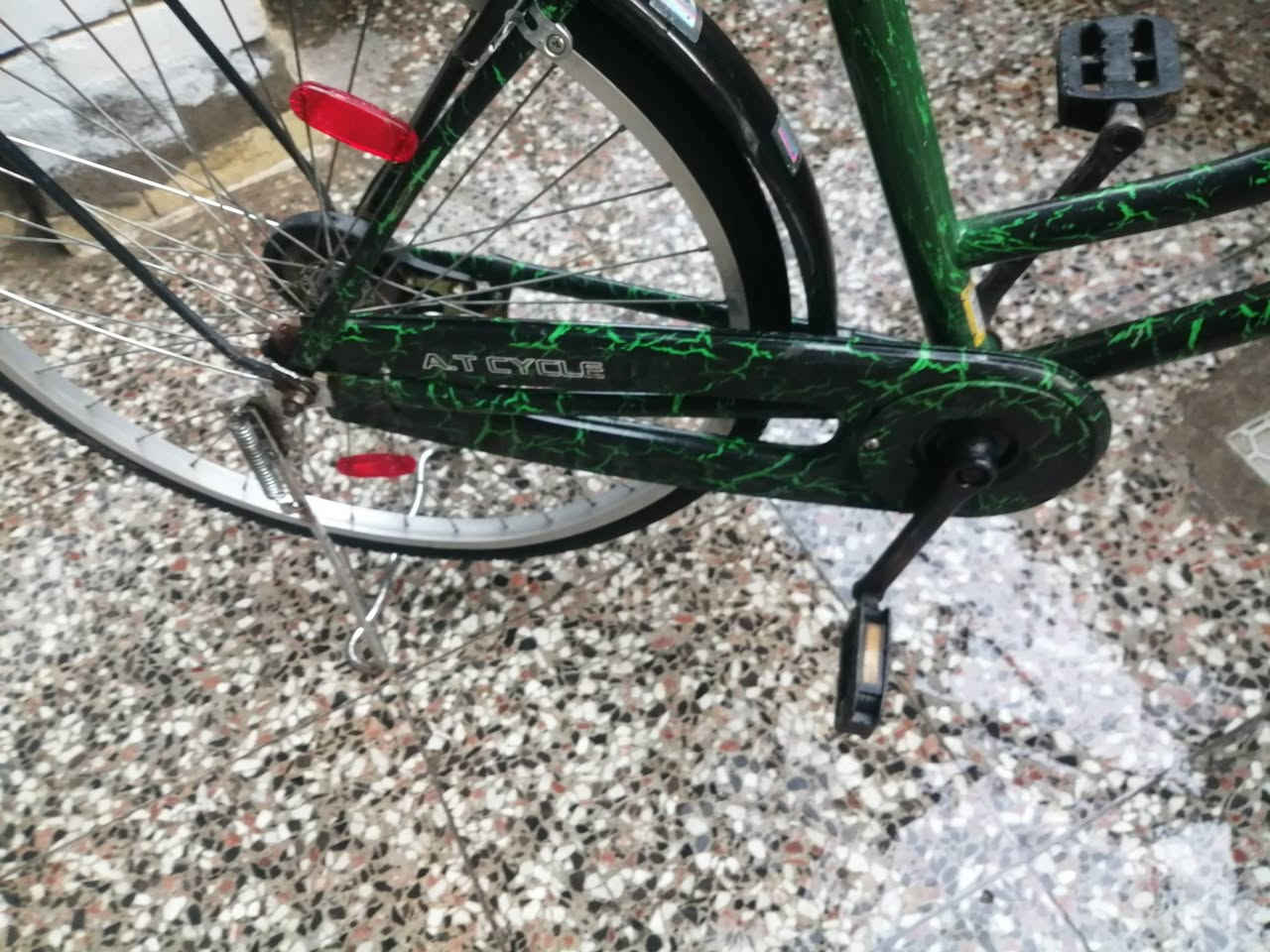 بايسكل للبيع بناتي الاستفسار  الاتصال على هذا الرقم*********** السعر 85 وبمجال
