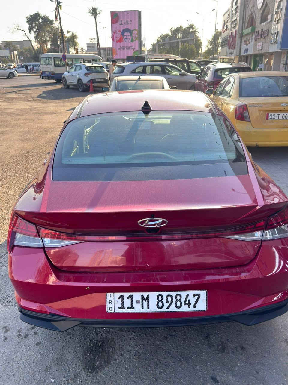 النترا 2023 رقم بغداد
السياره ماشيه 100 
هايبرد 4 سلندر محرك 1600
مابيها حادث داخل العراق فقط خارج
خط من البنيد (مواصل دواخل)
وشويه من جنطه 
152 ورقه وبيها مجال 
مكان سياره بغداد 
رقم 
***********
