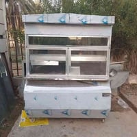 اغراض مطعم ونواعمه للبيع يتوفر طباخ وعارضه وقاطعه فنجر وميز وباقي الاغ...