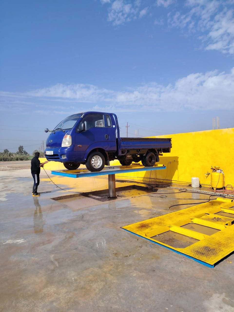 كيه 300لبيع رقم وسنويه جديد سياره خير من الله ***********
