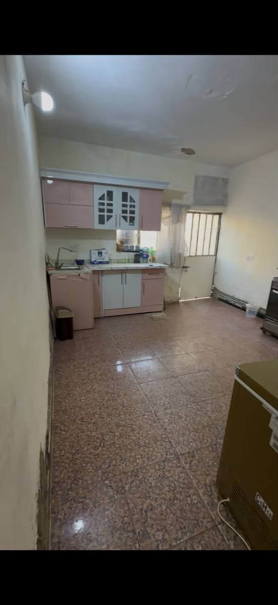 يالله بيت للبيع منطقه حي الجهاد المساحه100متر واجه5نزال20قطع مرتب حلو يباع بسعر ارض بيت مرتب هوه سعره جداً مناسب السعر130مليون وبي مجال للاستفسار***********
