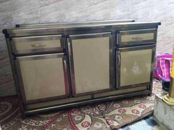 السلام عليكم
كاونتر مستعمل نضيف لايوجد اي ضرر يتكون من ثلاث قطع
السنك متر ونص
السطح متر ونص مع المعلق 
السعر 200
العنوان بغداد الشعب للاستفسار الاتصال عله الرقم
***********
