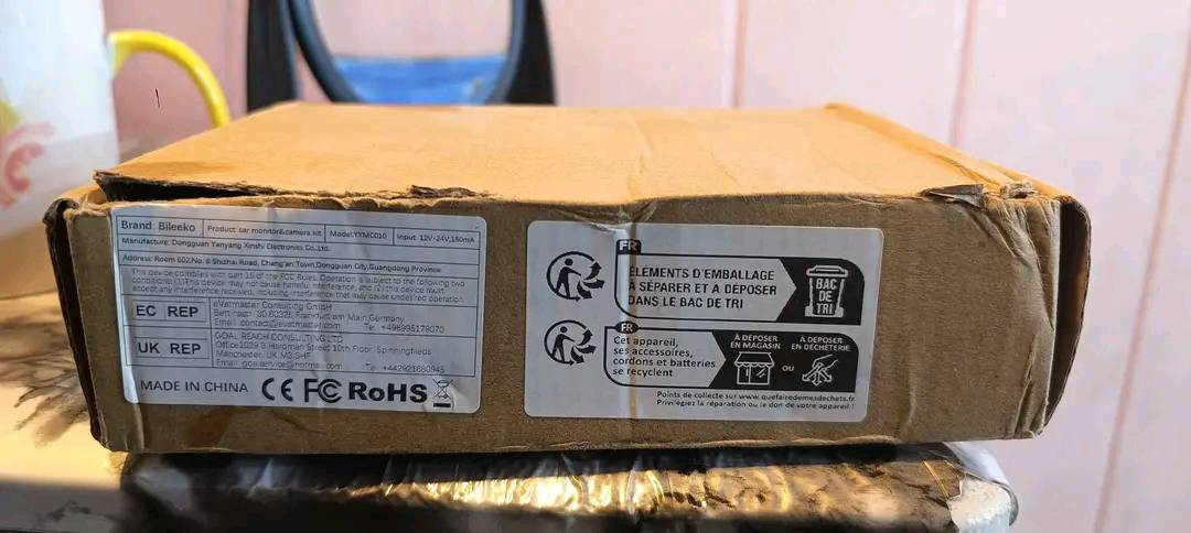 شاشة مع كاميرا ليلي ونهاري فلاش كامل ملحقات متوفر توصيل للحجز واتساب ***********
