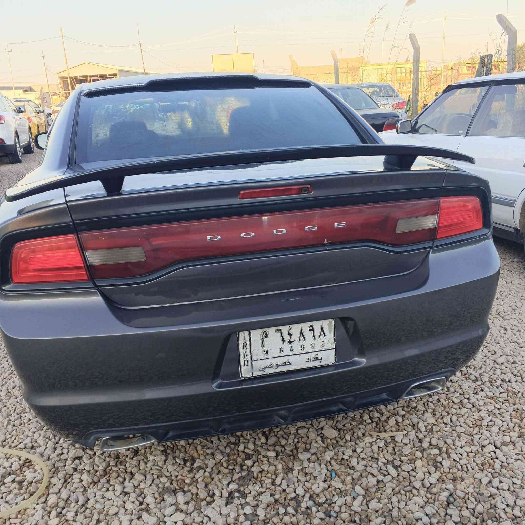 السلام عليكم 
اللبيع اؤ مراوس 
جارجر 14
رقم بغداد تحويل مباشر رقم جديد 
سيارة صبغ عام حادث جاملغ وباب سايق 
مكينة وكير جدد تخم تاير صدر بي ضعف 
مواصفات عاديه سعره 128
مكان بابل القاسم ***********
