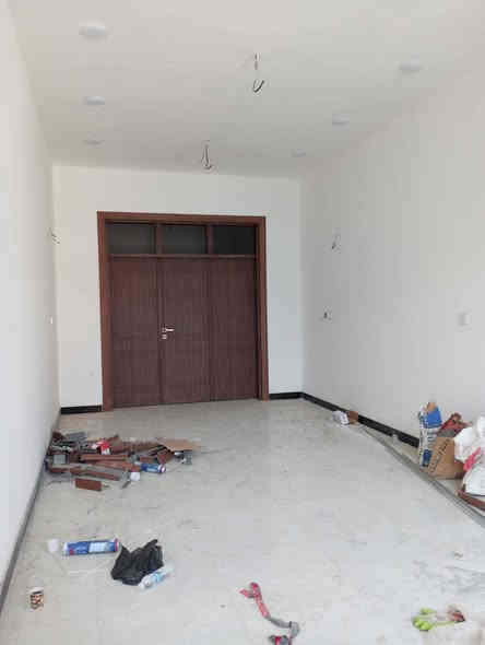 السلام عليكم تعلن شركة الجبوري للعقار والمقاولات العامه عن بيع دار ملك صرف زراعي سند 25 في منطقة الكريعات شارع الواقف بناء حديث درجه اولى كامل الاخدمات بناء حديث تسليم مفتاح 
1 المساحة 137 مترررر
2 الواجه 6 متررر و15 سانتيم 
3 النزال 22 متررر و30 سانتيم 
4 عرض الشارع 8 متررررر 
5 السعر 300 مليون وبي مجال 
يتكون من طابقين وستاره وبيتونه 
الطابق الأول كراج وحديقه وخدمات خارجيه وصاله ومطبخ وحولي منور وغرفة نوم وخدمات داخليه 
الطابق الثاني 3 غرف نوم وهول وخدمات
عنوان الشركة الكريعات الكويتي شارع حسينية ابي تراب قرب فلكة القرغولي استفسار اتصال على الارقام التاليه 
*********** أبو صكر الجبوري 
***********
