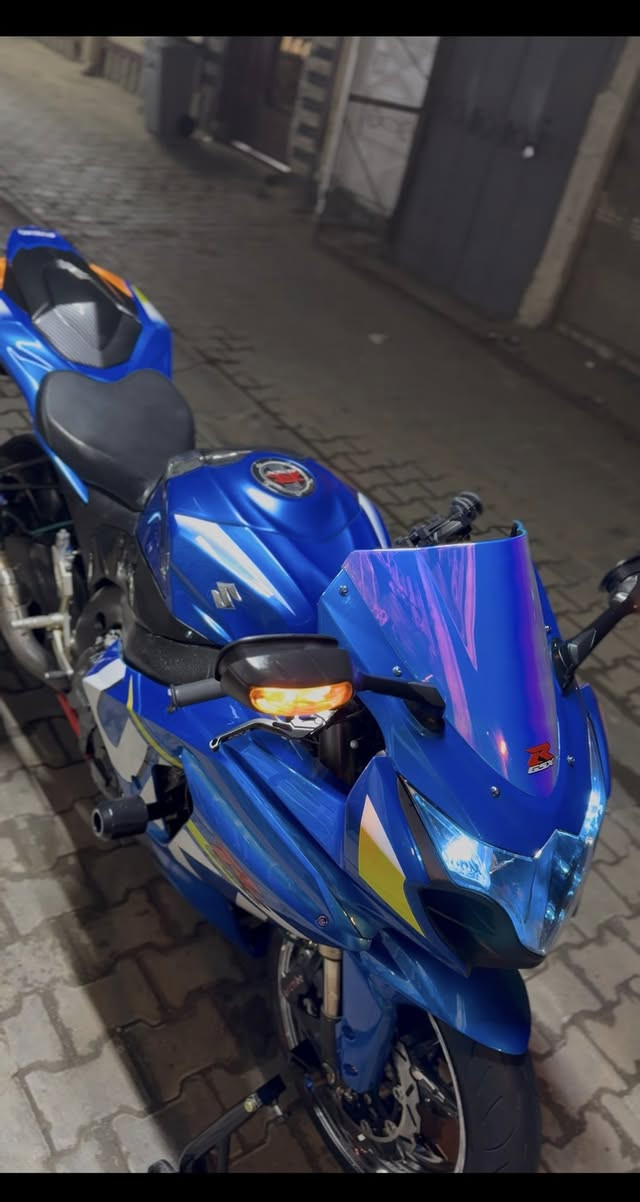 سلام عليكم
جكسر 1000 2012 ماشيه 18 الف وارد يابان 
كفاله عامه من كلشي مكينه وكير وضفيره وعقل والدراجه جديده بمعنى مابيها أي نقص 
بيها تزويد هواي
ويل امامي نيكل يدات بريك اصليات  فلنجات اماميه رياضيه تغليف جامه متغير اصلي سلايدرات جانبيه قباقه مكينه كاربون دواسات اصليات مختلفات صالنصه يوشمارا اصليه فلنجه خلفيه رياضيه بيها نظام GPS مناك وبعد بيها غراض
وانطيك وياها غراض ستاند تعليك ومجدد مال سوادات خاص بدراجات وبعد نواعم
مكاني بغداد كاظميه ***********
