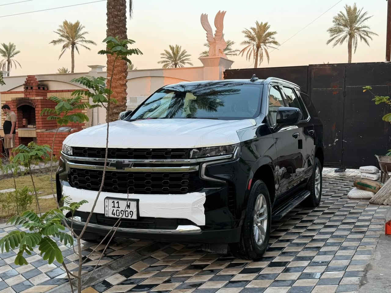 السلام عليكم

للبيع تاهو موديل 2024
الفئه LS
ماشية27ألف كم 
وارد خليجي وكاله منصور 
علامة ضوء القمر
دعامية برايمر
مواصفات 
.رادار امامي خلفي 
ثلاجة
.حساسات امامي خلفي 
.مانع تصادم 
.تحديد مسار 
.رادار جانبيه 
.كامره خلفيه دواره 
.ثلاث قطع تبريد 
.سايد بريك دكمه 
.تحكمات ستيرن 
.كراسي كهرباء 
.لد نهاري 
.عالي ناصي
.زنون اصلي 
.تشغيل عن بعد 
رقم سياره بغداد الجديد 

السيارة كفالة عامة من الحادث والصبغ والبارد فقط بيها حالوب قمارة وبنيد 
السعر 410وبيها مجال بسيط 
مكان سياره بغداد حي اور 
***********
