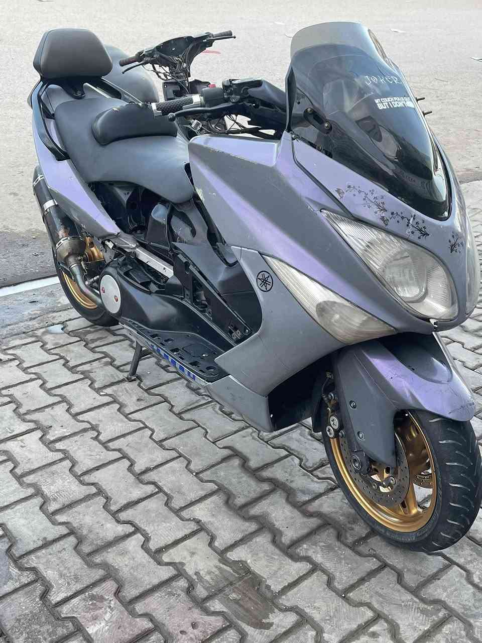 السلام عليكم tmax2011
مكينه ناعمه مرتبه شلعه معدل
النقص بس البلصوره مبين كدامك 
مكاني دوره 
25 وبيهه مجال بسيط 
رقمي ***********
