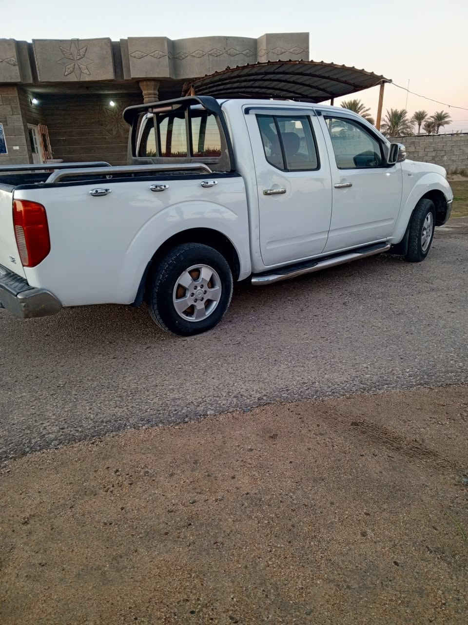 بسم الله الرحمن الرحيم 
ببركة الصلاة والسلام على رسول الله محمد و على ال بيته الطيبين الطاهرين و أصحابه المنتجبين 

للبيع نيفارا موديل 2009 كير عادي رقم بغداد انكليزي بأسمي تحويل ثاني يوم أن شاء الله تعالى سنوية لل 2030 بيها صبغ قليل بسيط باب السائق و الباقي كفالة فقط ملاحظات بسيطة محرك لا تنقيص و لا تبخير كير كفاله صدر جاهز تبريد ثلج تخم تاير السياره ما شاء الله تعالى كلش حلوه العنوان بغداد ابو غريب الشراي يتصل و يدلل أن شاء الله تعالى ***********
