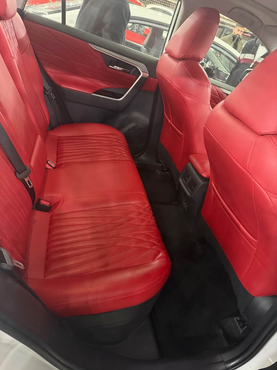 السلام عليكم عندي راف فور موديل 2025 هايبرد (تجميع صيني ) مرقم بغداد كفالة عامة من الضربة والصبغ والتبديل والشخط ماشية 9500 كيلو فول مواصفات بصمة بانوراما 5 كاميرات محيطية جلد كراسي كهرباء تدفئة وتبريد كشنات رادارات خلفية وامامية صندوق كهرباء مري شفط لايتات فول زنون مري شفط شاحن وايرليس السعر 42 مليون للاتصال *********** بغداد, العراق
