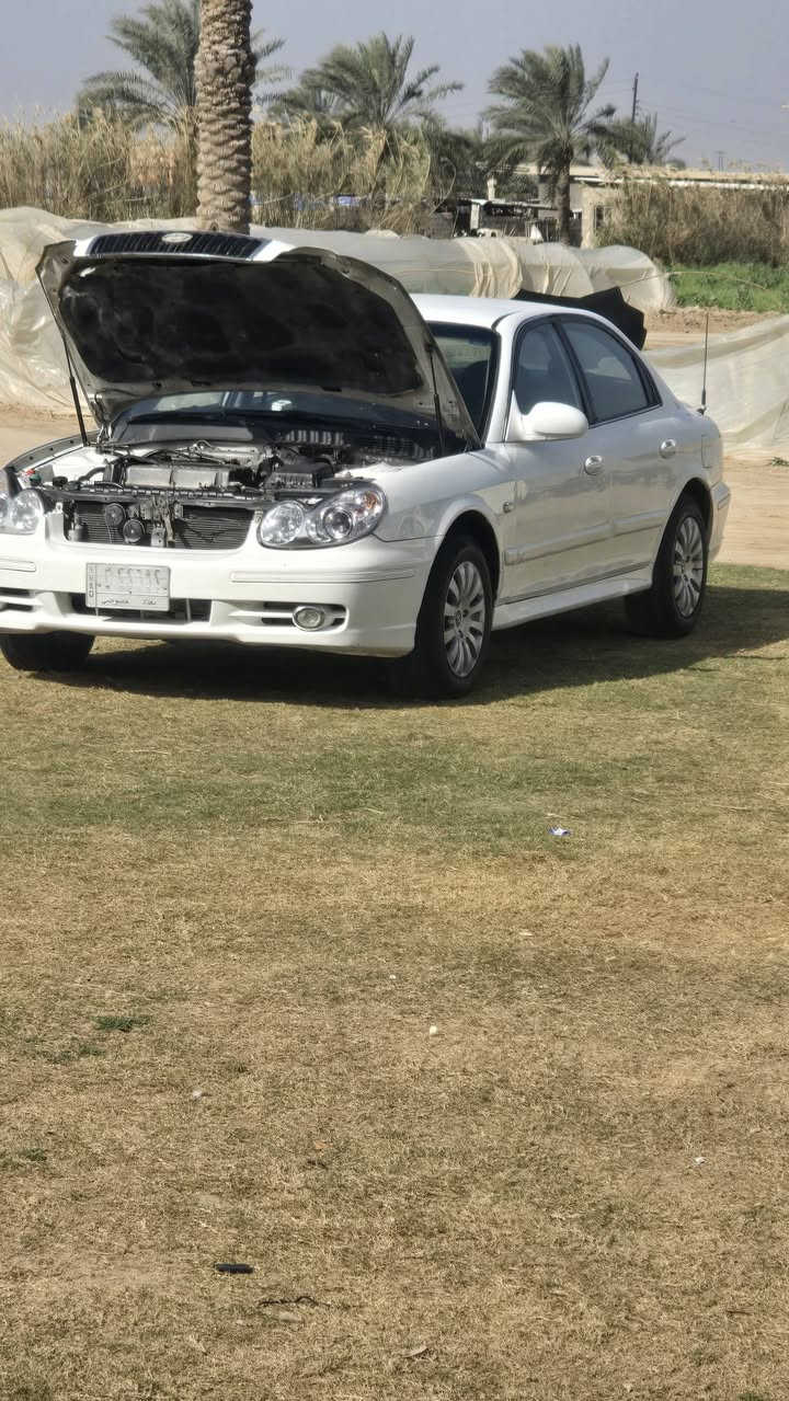 السلام عليكم 
سوناتا وفود 2002 رقم بغداد مشروع وطني كير اوتوماتيك مكينه 2000 مكان بغداد محموديه استفسار ***********
السعر 60 وبيه مجال
