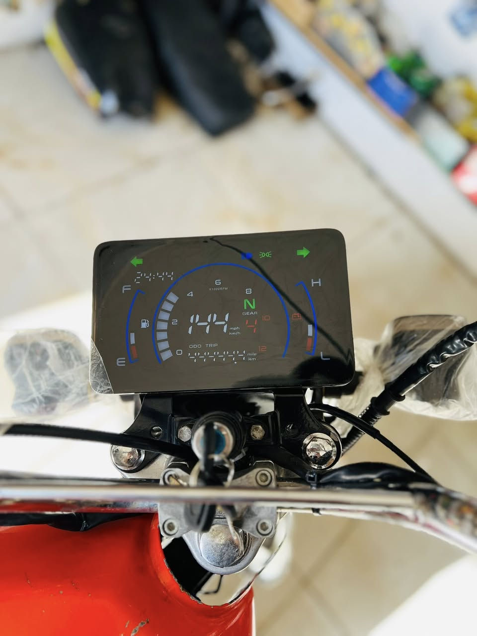 سيفان للبيع باب اول موديل 2025 بس مكينه مبدله بيضه فول شلعه نشاط كامل بدون اي نقص المكان ديالى  سراجق السعر 525 وبي مجال 
***********
