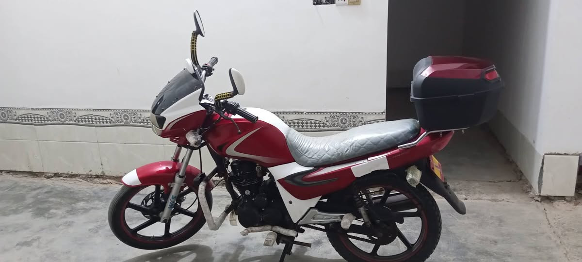 ماطور سايم للبيع موديل 2017 اوراق كامله العنوان الرمادي جزيرت البذياب سعر 800 ومراوس بسايم اكتروني ***********
