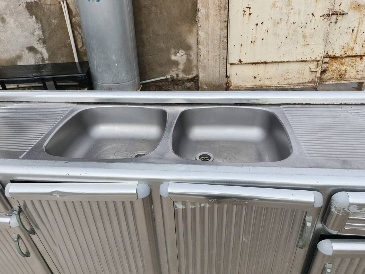 سلام عليكم كونتر نضيف ثلاثه قطع مواد ثقيل حيل سعره 500 بي مجال مكاني موصل برطله هذه رقمي ‏‪***********‬‏
