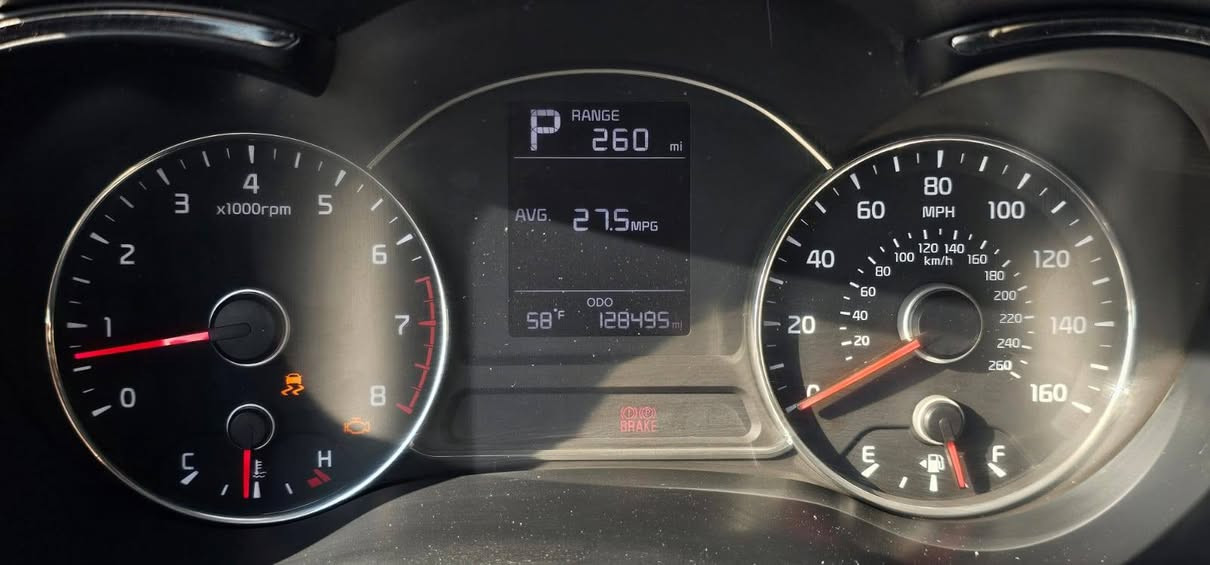 كيا فورتي ٢٠١٨ السياره كامله صدر  تايرات كير مكينه بشرط حادثه بلصور موجود جاملغ 
مكان السياره الفلوجه
للاستفسار الاتصال على الرقم ***********
