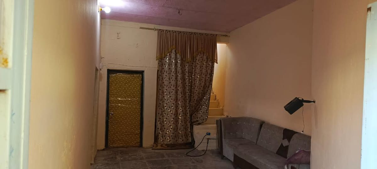 أللهم صلي ع محمد وال محمد
إعلان ٣٤١

بيت بالعين أول شارع يم جامع طابو صرف 
غرفه ومطبخ وصاله وبراني وصحيات 
يفتح بابيين للشارع 
مساحه فوك 100
وبطابو اقل
لاستفسار لاتصال ع الرقم ***********
أو مراجعه مكتب عقارات الخضر شارع 
الجياشي مقابيل مجمع الريشاوي
نستقبل جميع عروضكم العقاريه بيع وشراء
