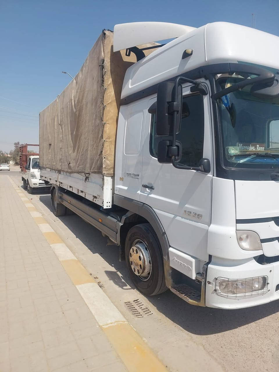 اتيكو موديل ٢٠١١ رقم اربيل بسمي سيارة جديدة طول بدي سبعه وربع تحكم سرعه تخم تاير تبريد شقال سعر ٣٤٠ بيهه مجال مكان سياره رمادي خمسه كيلو رقم مبايل***********
