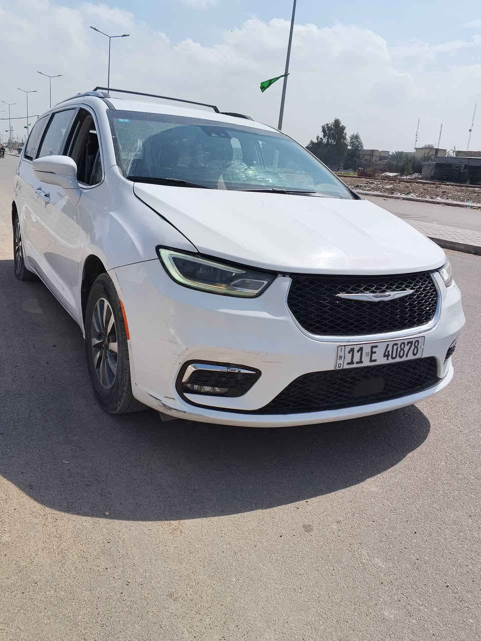 السلام عليكم
للبيع كرايسلر باسفيكا هايبرد
موديل2022
محرك 3600 
7راكب vip
فول مواصفات
بصمه تشغيل عن بعد 
بصمه أبواب 
أبواب كهربائي 
تدفئه كشنات 
تدفئة ستيرن 
شاشه كبيره 
رادار امامي خلفي 
السياره حادثها من امريكا جاملغ وبنيد فقط بدون دواخل 
 
سعر 235 وبيها مجال 
الرقم ***********
مكاني بغداد
