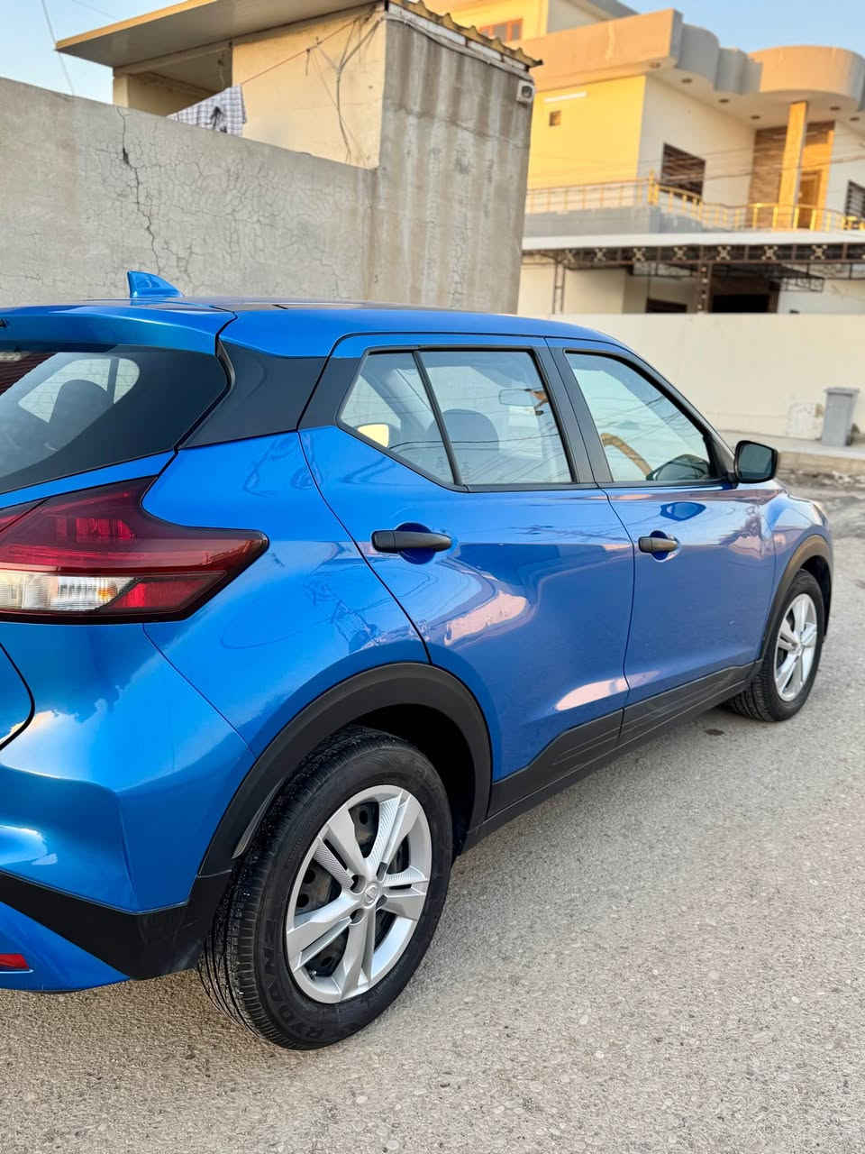 ***********

1 الشاشة: شاشة تعمل باللمس مقاس 7 بوصات. 

2 النظام الترفيهي: يدعم Apple CarPlay و Android Auto.

3 النظام الصوتي: 6 مكبرات صوت مع بلوتوث ومنافذ USB.

4التشغيل: نظام التشغيل بضغطة زر (Push Start Button).

نظام الفرملة الطارئة التلقائي (مع كشف المشاة).
نظام التحذير من النقاط العمياء.
نظام التنبيه عند مغادرة المسار.
نظام التنبيه من حركة المرور الخلفية.
حساسات ركن خلفية. كركوك, العراق
