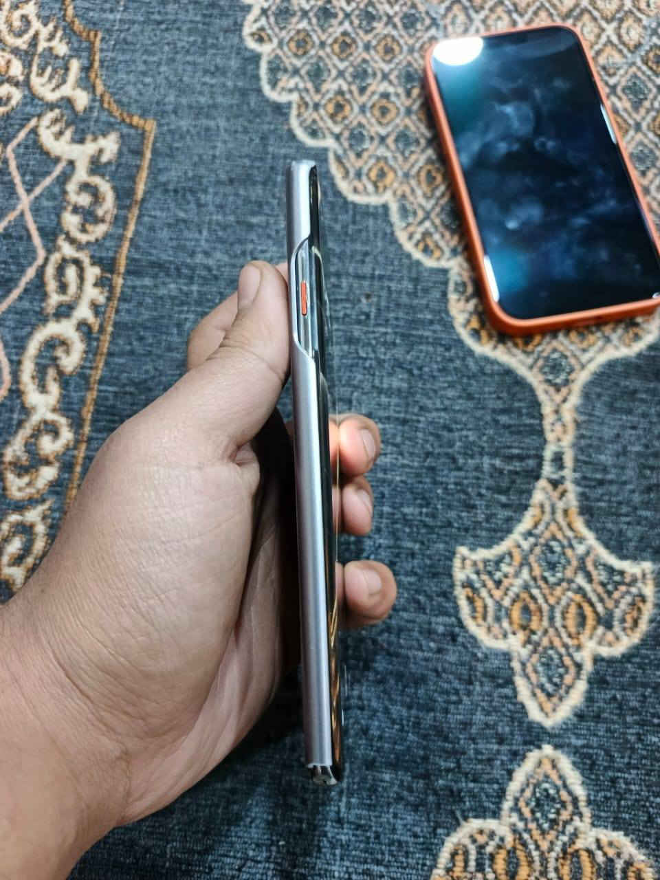 سلام عليكم البيع جهاز تكنو كامون 40 برو 5G 
جهاز جديد غراضه كامله الذاكرة 256 السعر 275 وبي مجال 
مكاني الشعب رقمي***********
