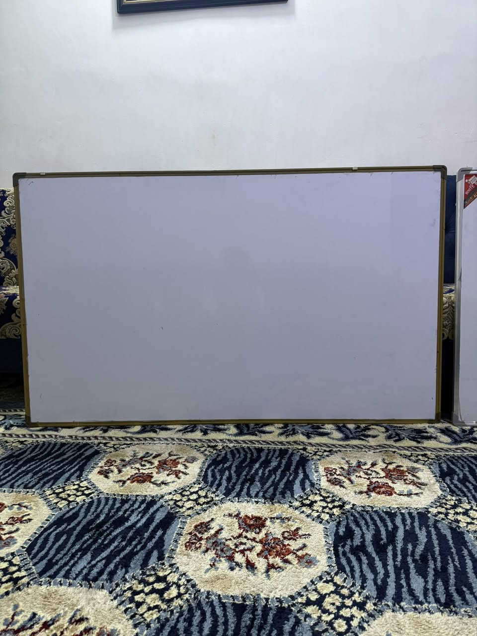 سبورات عدد 2 للبيع
الاولى ( 120*100) متر رايدهه ب30 
الثانيه (150*100)متر  رايدهه ب40 
سبورات جدد غير مستعملات ابد ونضاف 

عنوان :بغداد-الانتصار-قريه طالب العلي 

للتواصل ***********
