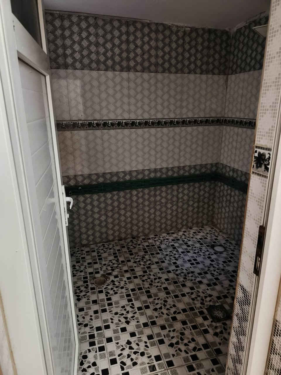 بيت للبيع مساحته 105
الراشديه الأولى 
الأساس رفت 
السكف صب 
السعر ٦٧
باقي التفاصيل خاص او الاتصال بالرقم 
***********
