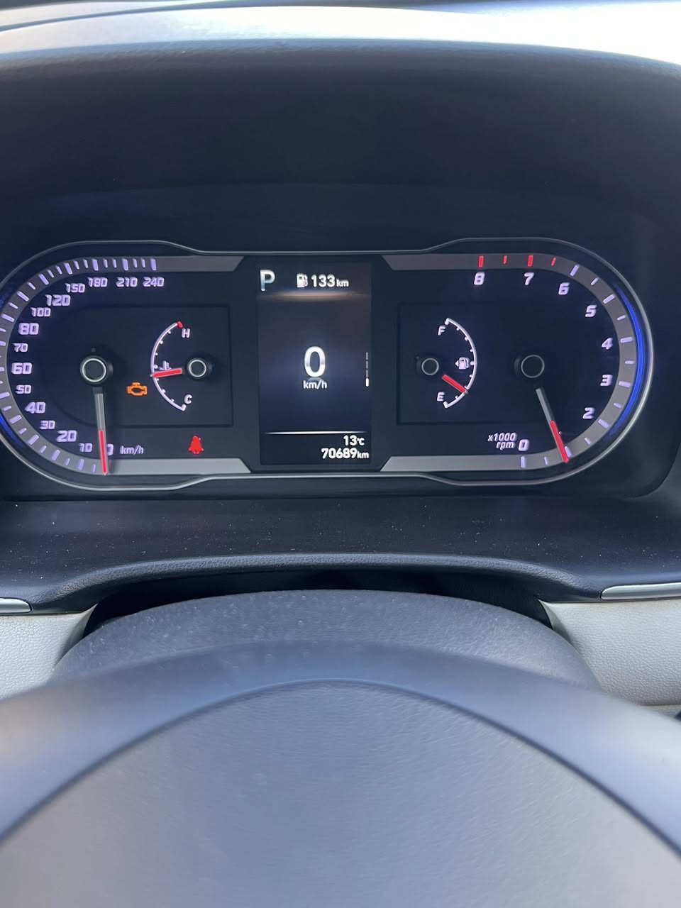 ‏🚗 للبيع توسان / لون ابيض خليجي
‏مكينة 2000 دوش
‏
‏📆 الموديل: 2022
‏
‏📍 الموقع: بغداد  / الدولعي
‏
‏📸 وارد خليجي / حادث جاملغ خلفي صبغ فقط + بنيد صبغ فقط / صور السونار مرفقة بالمنشور

✨ ‏المواصفات : بانوراما / بصمة / شاشة وكامرة خلفية / مري شفط / اشارة ترحيب 
‏
‏📞 للتواصل: ***********
‏
‏💰 السعر: 180 بيها مجال بسيط
