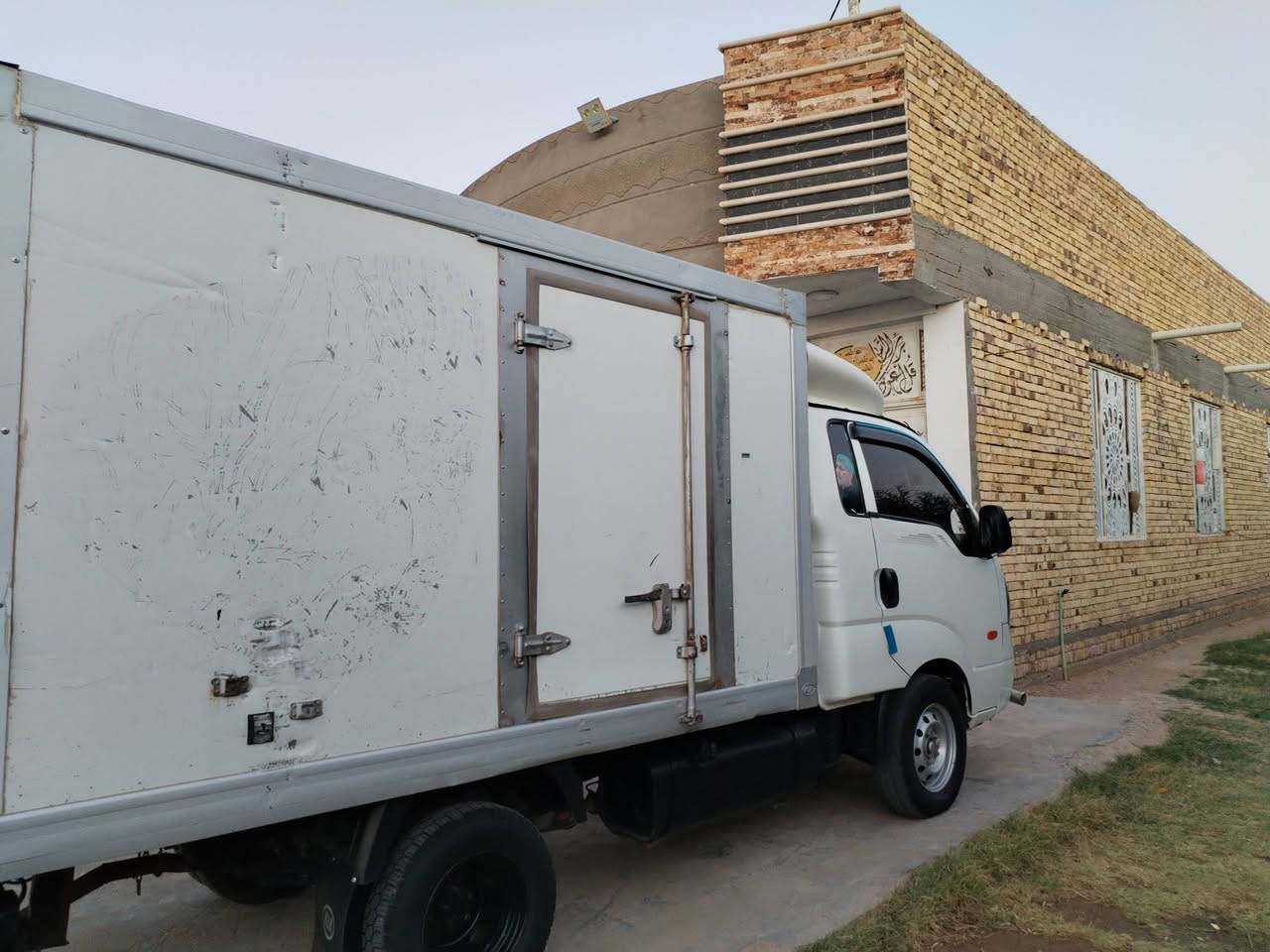 سلام عليكم كيه براد موديل الفين و12رقم بقداد نكليزي تبريد شقل امامي وخلفي تجميد مل موطه مكينه جديده مسكر 7كيرسارله شهر من شاده تخم تاير جديد امامي وخفلي  سياره بسمي تحويل مباشر سعر ب135بيه مجال بصيط بيك خير وتدلل  نتصل علئ هاذه رقم***********
