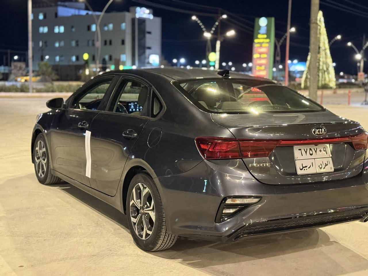 السلام عليكم
كيا فورتي موديل 2020 مكينه 2000 دوش سياقه ذاتيه وتحديد مسار بريك ذاتي رادار . مانع انزلاق. نظام ترحيب 
تحكم جهتين شاشه بلاد كار بلي كامره دواره 
ثلاث وضعيات للكير
ماشيه 84 كليو حقيقي سياره جديده وجاهزه من كل النواحي من صدر وتايرات بدون اي نقص 
داخل لونين 
حادثها بنيد وايرباك دشبول والباقي كفاله عامه
السعر 137 وبيها مجال 
العنوان : واسط المركز 
***********
