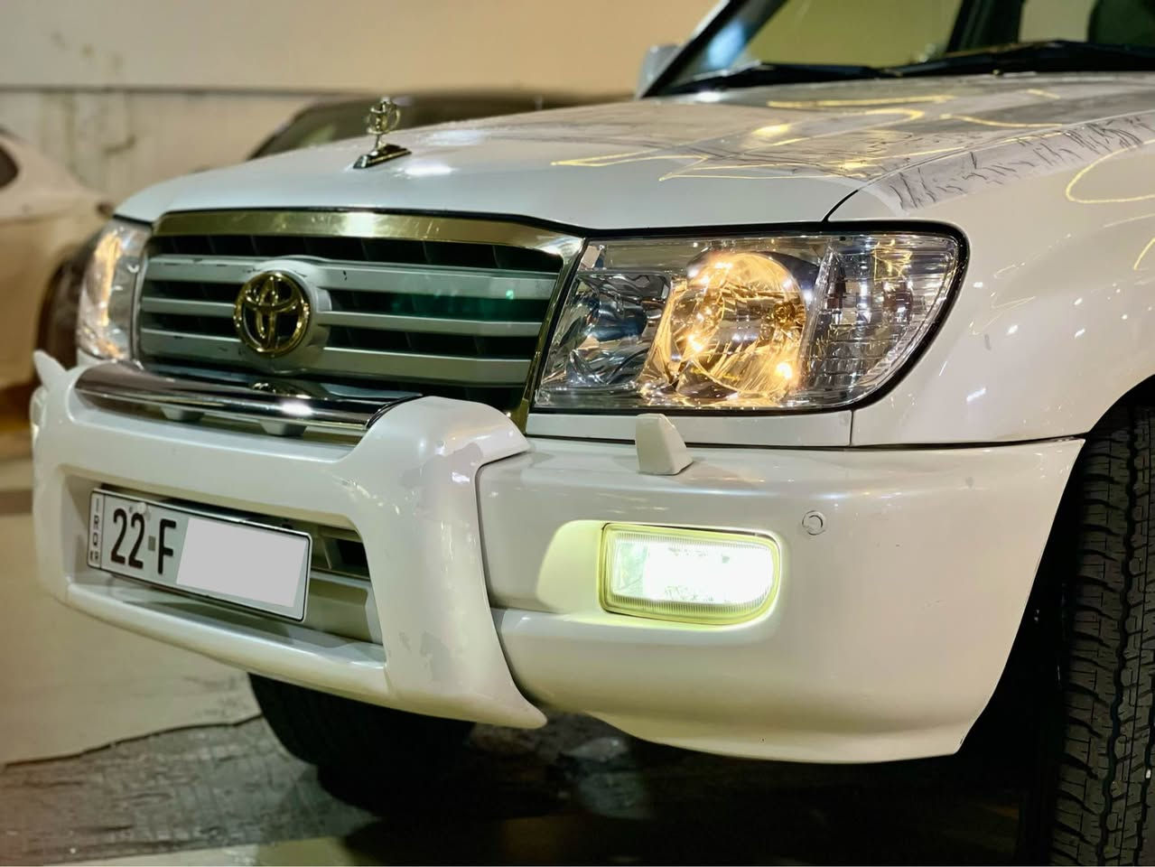 تۆیۆتا لاندکروزەر 2006 GXR شەش پستن
فول مواسەفات : تۆماتیك ، سلایت ، تەبرید مەرکەزی ، سەلاجە ، پێش بەخاخ ، دیفلۆك ، ناو فۆرمیکا و زۆر مواسەفاتی تر…..
سەیارەکە سپی سەدەفیە تاخم تایەی دەنلوبە مەکینەی نەکرایتەوە گێر و مەکینە و بنی هەموو بەشەرتە رەقەم و سەنەوی هەتا ٢٠٣١ تازەیە 
بێ سبوغە تەنها دوو چامرغی لای سەکنی ساردەکوتە باقی هەمووی بەشەرتە شوێنی لەزگەی نیە سەیارەکە وەکو سفر وایە  ….
نرخی 210$ وەرەقە و مەجال شوێن / هولێر 
ژ.م / *********** أربيل, العراق
