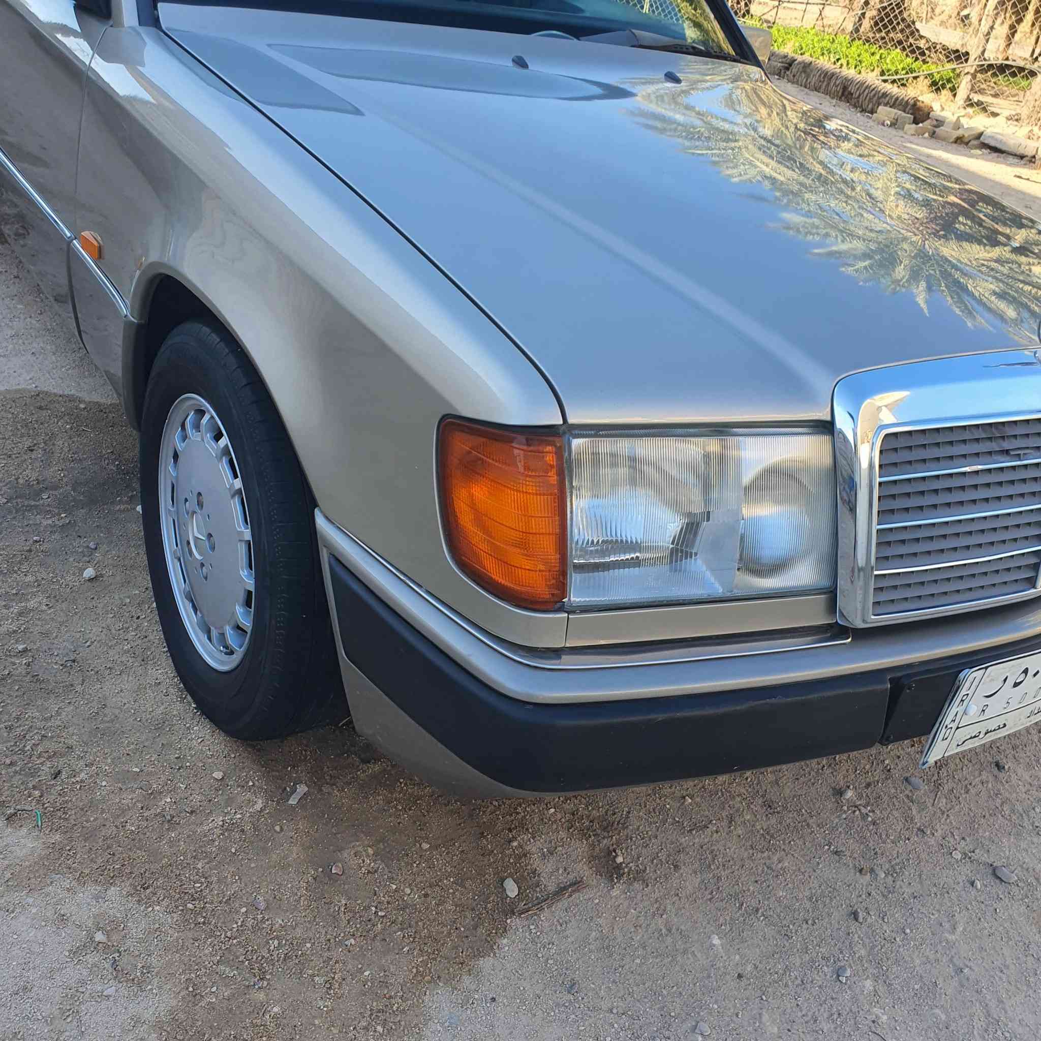 للبيع .
مارسيدس دب 1990
 بغداد تحويل ثاني يوم مشروع وطني
 سنوية لغاية 27 
حداديه ومحرك 2500 جدد
قواعد دبلات وبرانكيتات اصليات
كهربائيات كلها شغاله
فتحة سقف وكشناات كهرباء 
مصبوغه عام جماليه فقط مكفوله من الضربه والخياس
السعر. 78
ذي قار سوق الشيوخ 
للاتصال ***********
