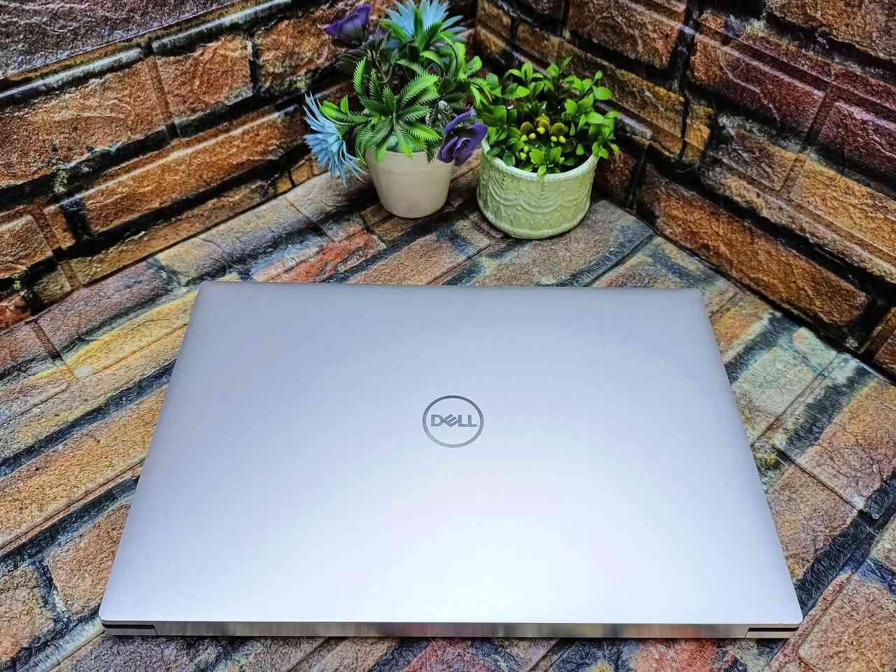 لابتوب الألعاب والتصميم Dell XPS 9500
مناسب للتصميم الهندسي وبرامج الأوتوكاد والثري دي بشكل مريح. 
 ممتاز للمونتاج وتعديل الصور والفيديو بدقة عالية. 
 يشغل أغلب الألعاب الحديثة بإعدادات متوسطة إلى عالية.
مناسب للبرمجة وتشغيل عدة برامج ومهام بنفس الوقت بدون مشاكل.
خيار قوي للطلاب والمهندسين وأصحاب الأعمال الاحترافية اليومية. 
Dell XPS 9500
 المواصفات: i7 الجيل 10 فئة H، رام 16 جيجابايت، هارد 512 جيجابايت SSD، كارت شاشة GTX 1650 Ti 4GB، شاشة 15 بوصة FHD/2K
 السعر: 765 ألف دينار
يوجد توصيل


**إذا كنت صاحب هذا الإعلان وتريد حذفه لأي سبب، رجاءا أرسل رسالة إلى الدعم الفني**