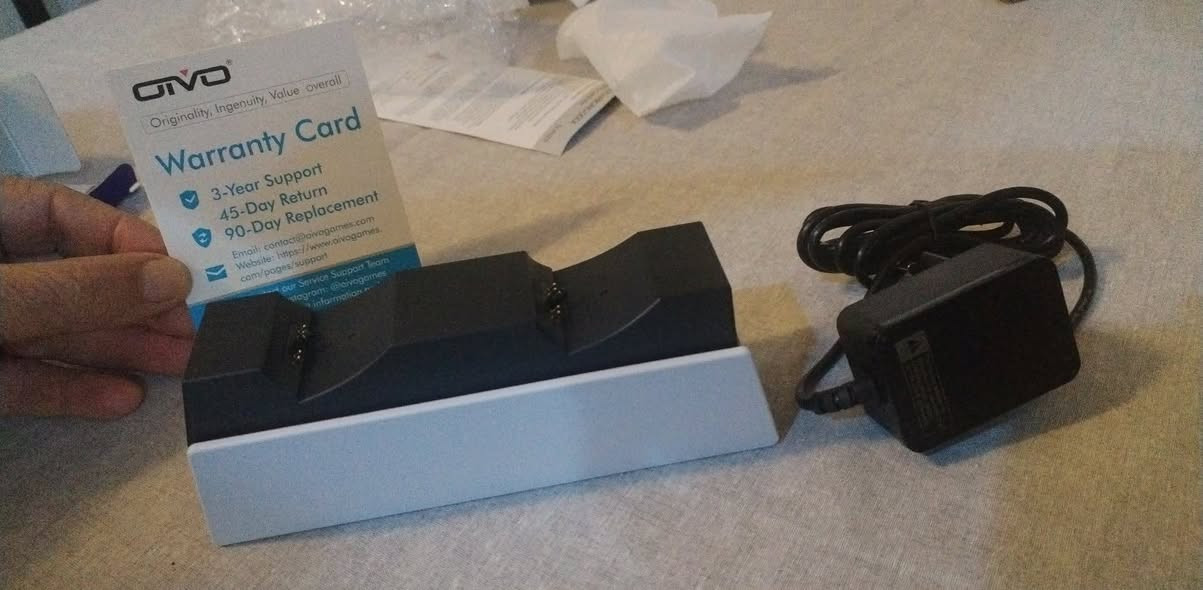 السلام عليكم 
للبيع جوه السوك
     تخفيضات
من رخصة الادمن 
( مكلف بالنشر )
( ايضاً الاجهزه ما اعرف عليهم بالتفصيل )
1. يوجد جهاز شحن يدات بلي 5 نوعيه OIVO . مميزات يشحن يدتين في نفس الوقت او وقت الشحن يطول ثلاث الى اربع ساعات تقريباً . يوجد LED متغير مع off/on في خلف القطعه يعني تطفي بدون ما تفصل الواير أيضاً الحمايه عند الشحن وغيرها من المواصفات .
( سعره 15 الف )

2.يدة بلي 4 ( مقلده Copy) يستعمل للعب على ال بلي ( ما متأكد ) لكن يعمل على الهاتف وال حاسبات . ( سعره 10 الف  ) . 

العنوان كركوك / للطلب والتوصيل التواصل فقط مع هذا الرقم *********** وشكراً .
