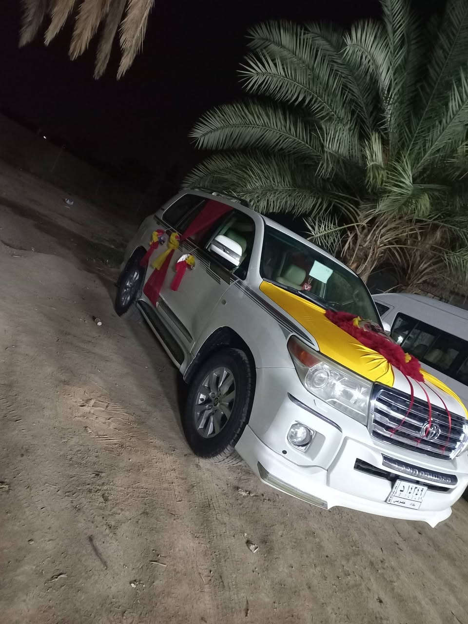 السلام عليكم لاندكروز موديل 2009محدثه 14 فقط دعاميات السياره مكفوله من الضربه والصبغ  والتبديل. بيه تكشير بدايت البيبان بدايت الجنطه وبل قماره هم شويه رقم بغداد بسمي.مكاني حله ابي غرق عارضه /255وبيه مجال للستفسار(***********)
