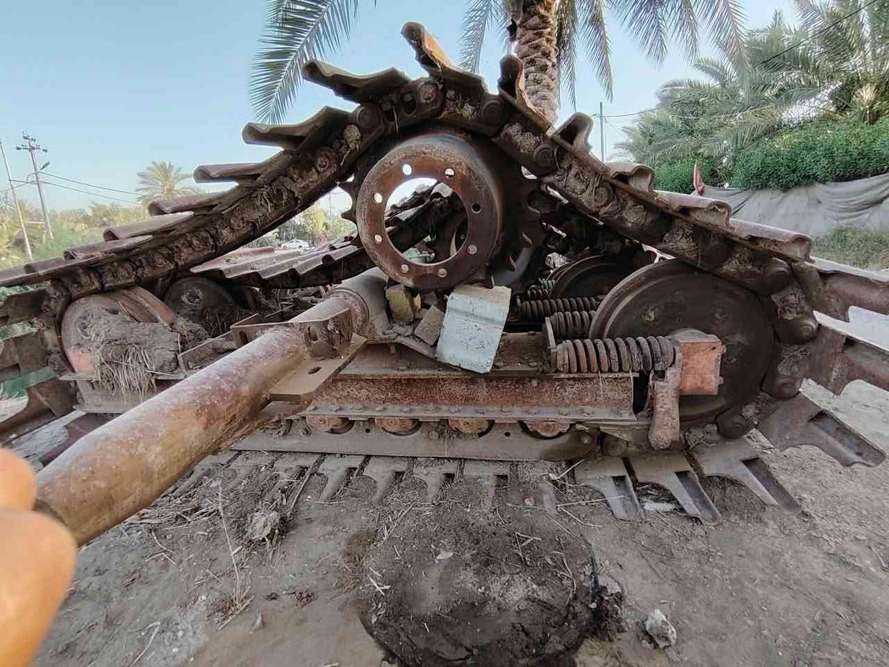سلام عليكم يوجد تحويره مشتغله موسمين تحويره نظيفه وياها تخم تايرات نظيف وياها درام وكونكيف وتعلاوه تحويره جاهزه وياها مانع فلته  الاستفسار على رقم ***********
