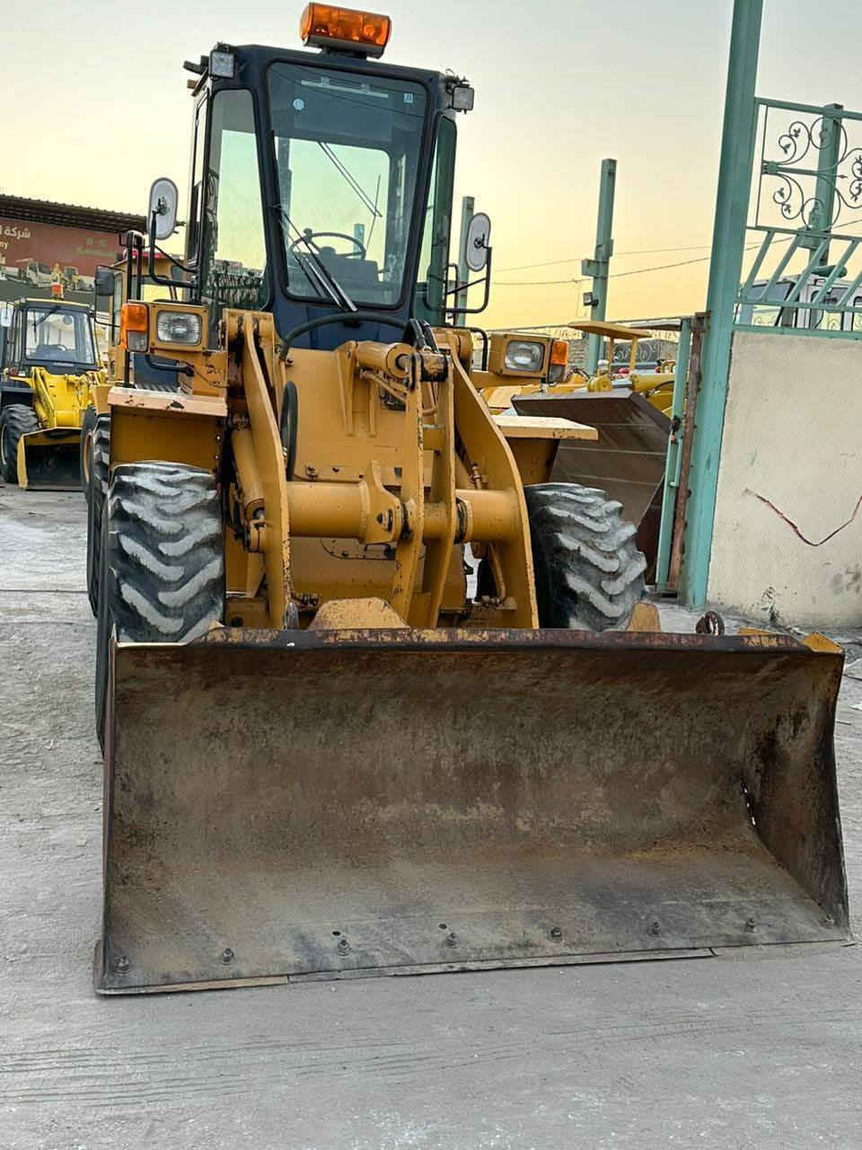 للبيع: كوماتسو عظم (100) - بحالة الوكالة ونظافة تامة 🚜
للبيع شفل كوماتسو (عظم) حجم 100، محرك 6 سلندر، الشفل نظيف جداً وجاهز للشغل مباشرة:

✅ الموديل: 1995 (مسجل 2015 منفيس دخول جديد).

✅ ساعات العمل: 6400 ساعة فقط (شغل قليل).

✅ المواصفات: محرك وجير بحالة ممتازة، كفاءة عالية بالعمل.

📍 المكان: [بغداد جسر ديالئ الجديد]

📞 للاستفسار والطلب، الاتصال على الرقم: ***********
