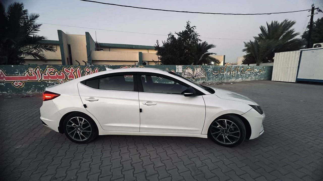 السلام عليكم
هيونداي النترا 2019 وارد أمريكي
فول مواصفات ما عدا الفتحة

مواصفات السيارة:

* مقاعد جلد تدفئة
* بصمة
* رادار جانبي
* إشارات بالمرايا
* شاشة وكامرة
* ممشى 94 ألف ميل

الحالة:
حادث سرقة (الجاملغ الأمامي الأيمن والبنيد +صبغ جاملغ أيسر بدون دواخل.
لا يوجد ضرر شاصي ولا لغود، السيارة نظيفة.
السياره بيها تقشير في القماره بسيط
السيارة باسمي شرط التحويل.
الموقع: بغداد – المشتل.

للاستفسار الاتصال : ***********
