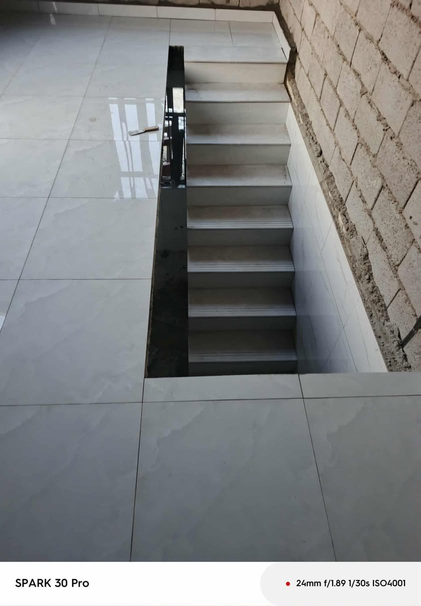 كادر مصري شغل درجه اولى سراميك ومرمر وكاشي وبايات ***********
