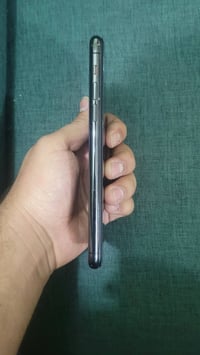 11 برو ماكس مبدل شاشه اصليه  مبدل بطاريه اصليه  فيس ايدي واكف  ذاكره 2...