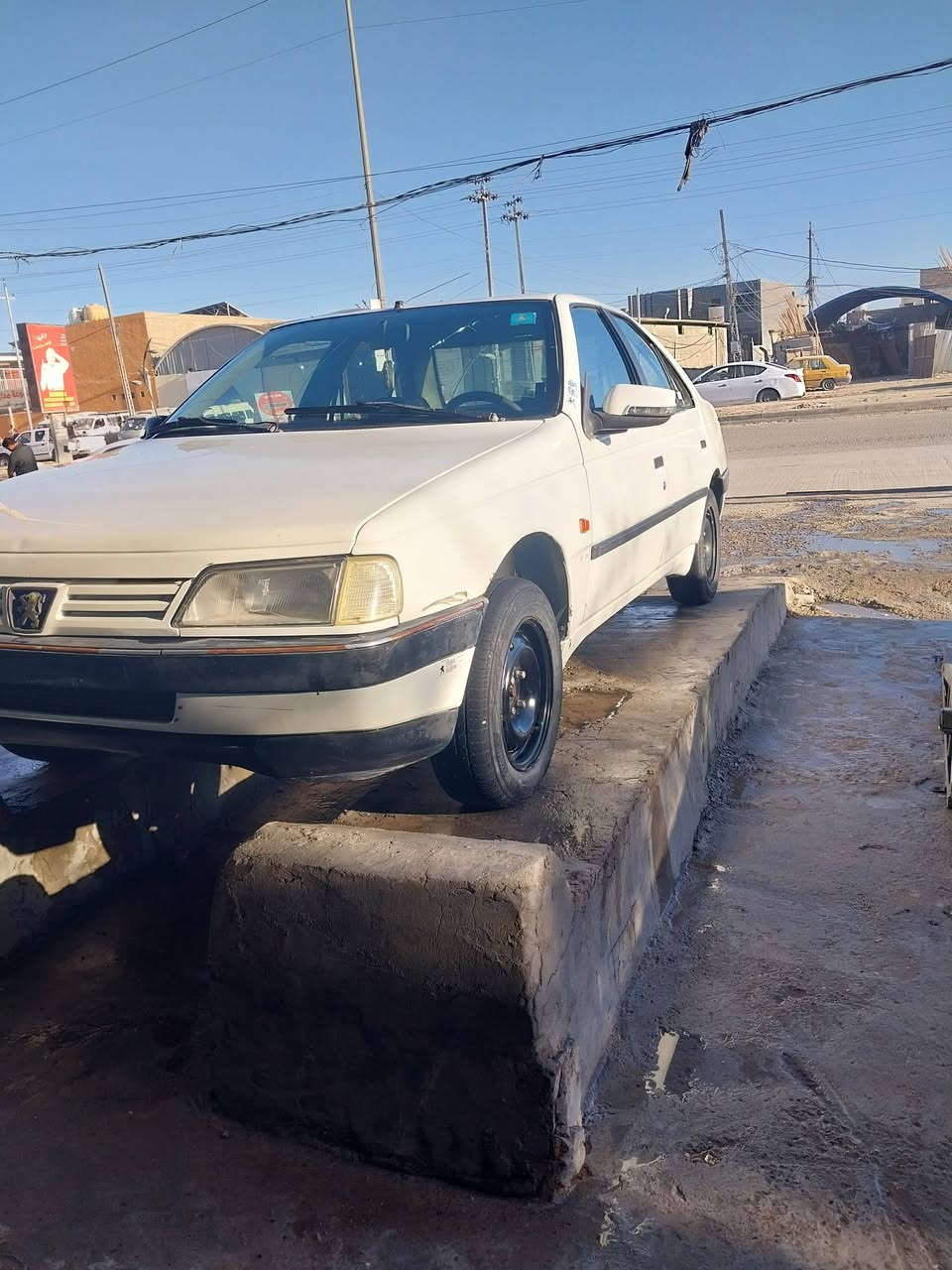 السلام عليكم 405 مديل 2010 رقم ذي قار انكليزي مكفوله جديده ما عايزه برغي كهربائيات جديده مكينه خير من الله مكفوله حداديه 100بل 100 ما متواجد على الفيس الاستفسار على الرقم ***********
